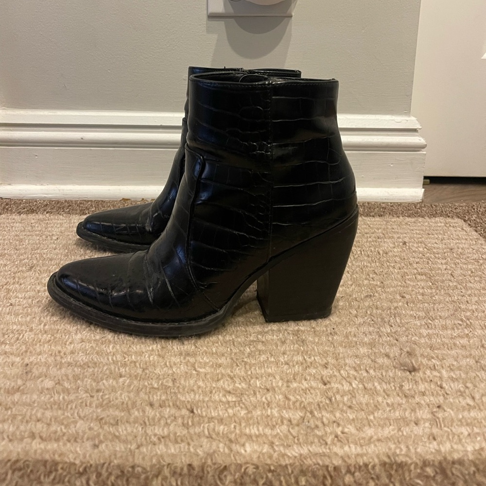 Women Black Booties